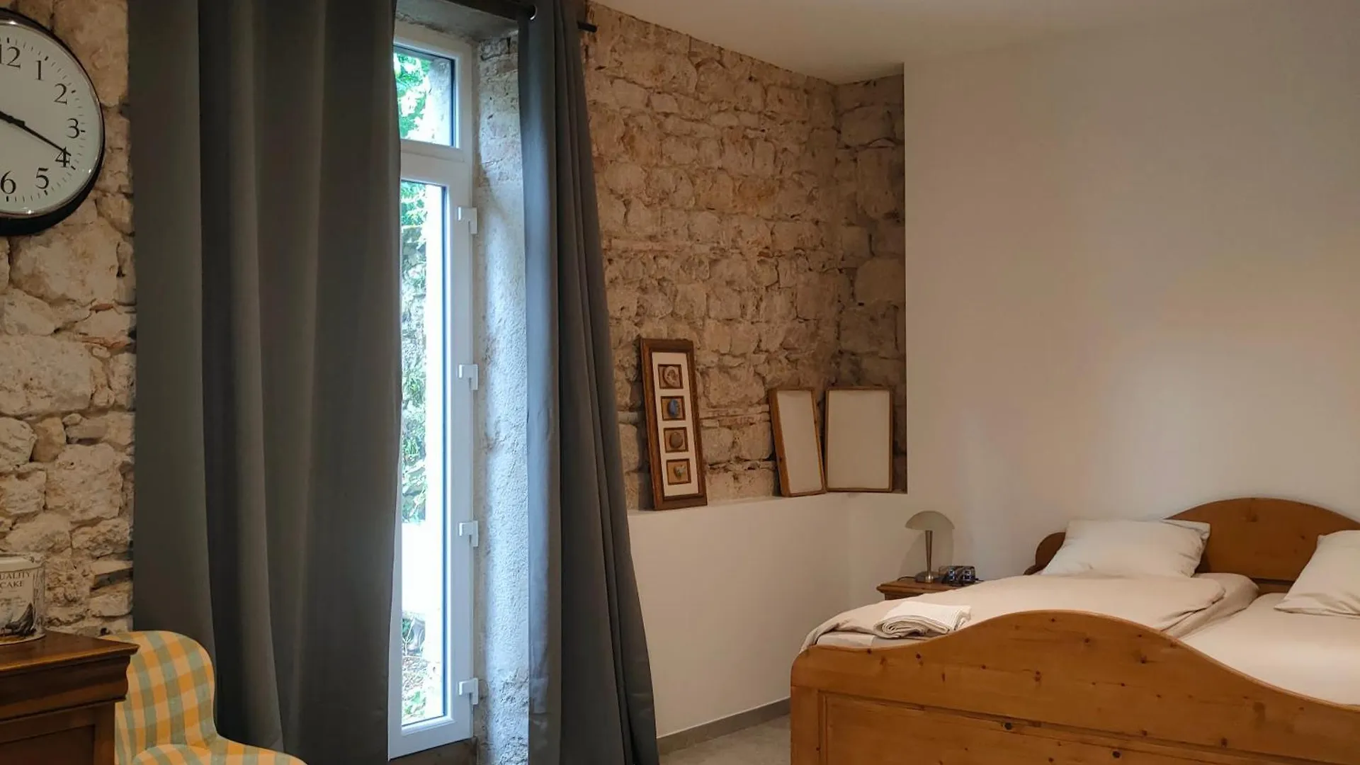 Gites Du Longevent Appartement Du Moulin Perouges Meximieux 0*,