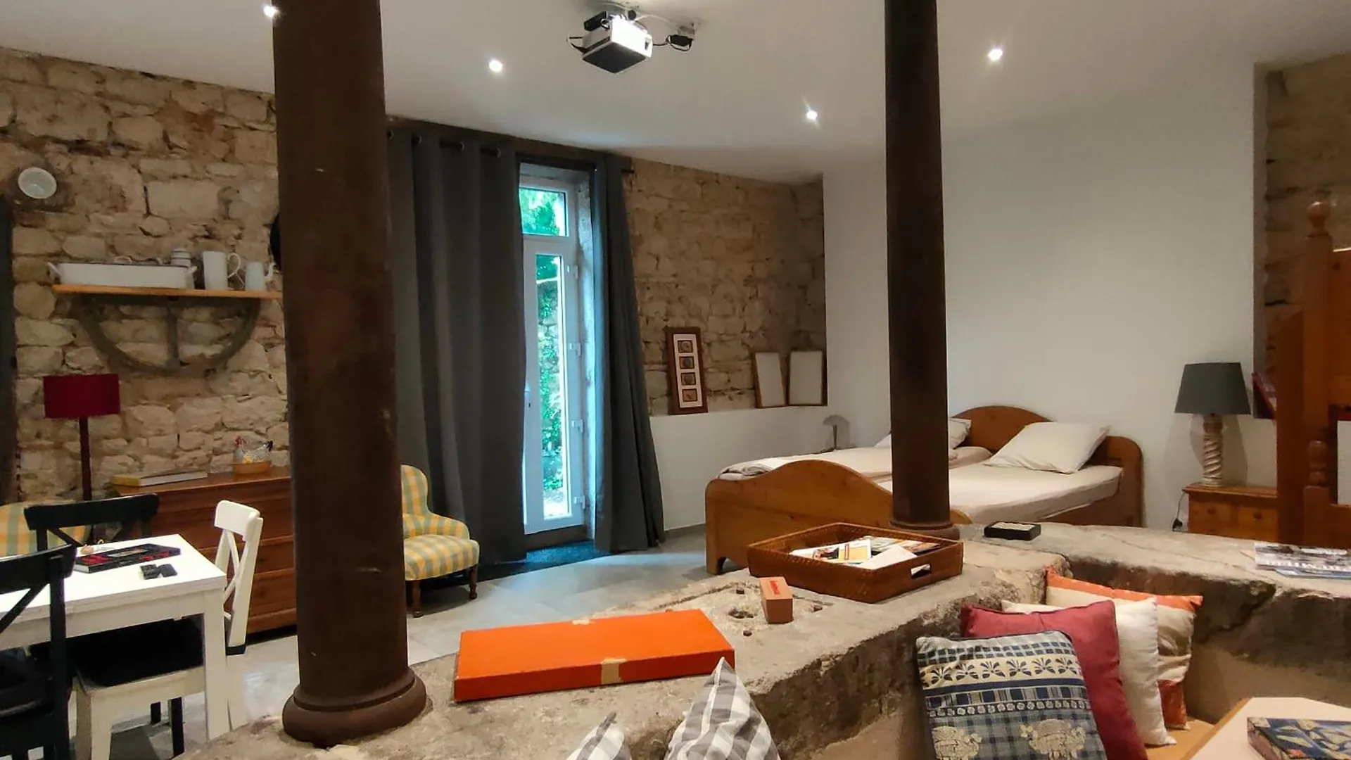 Guest house Gites Du Longevent Appartement Du Moulin Perouges Meximieux