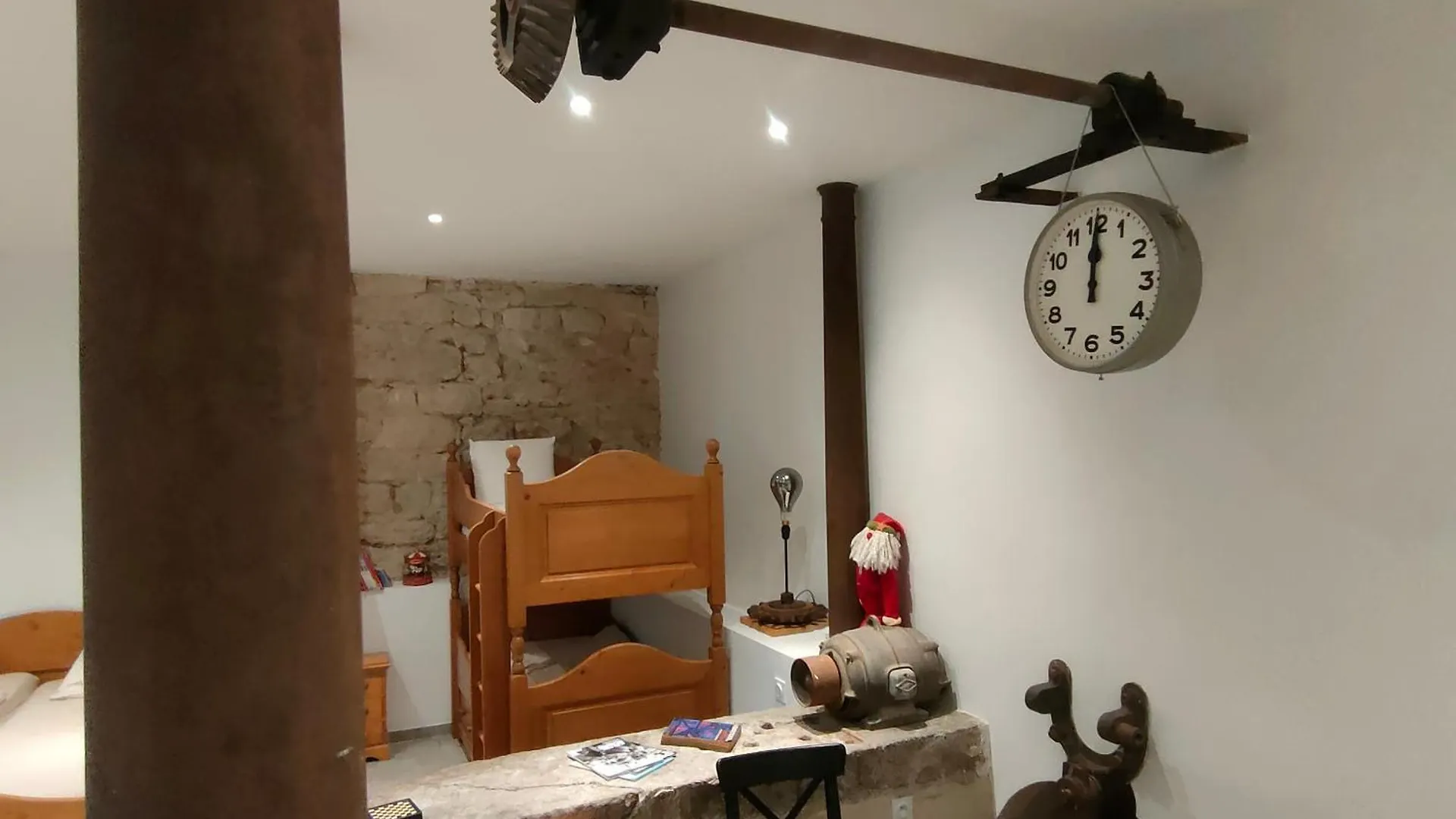 Guest house Gites Du Longevent Appartement Du Moulin Perouges Meximieux