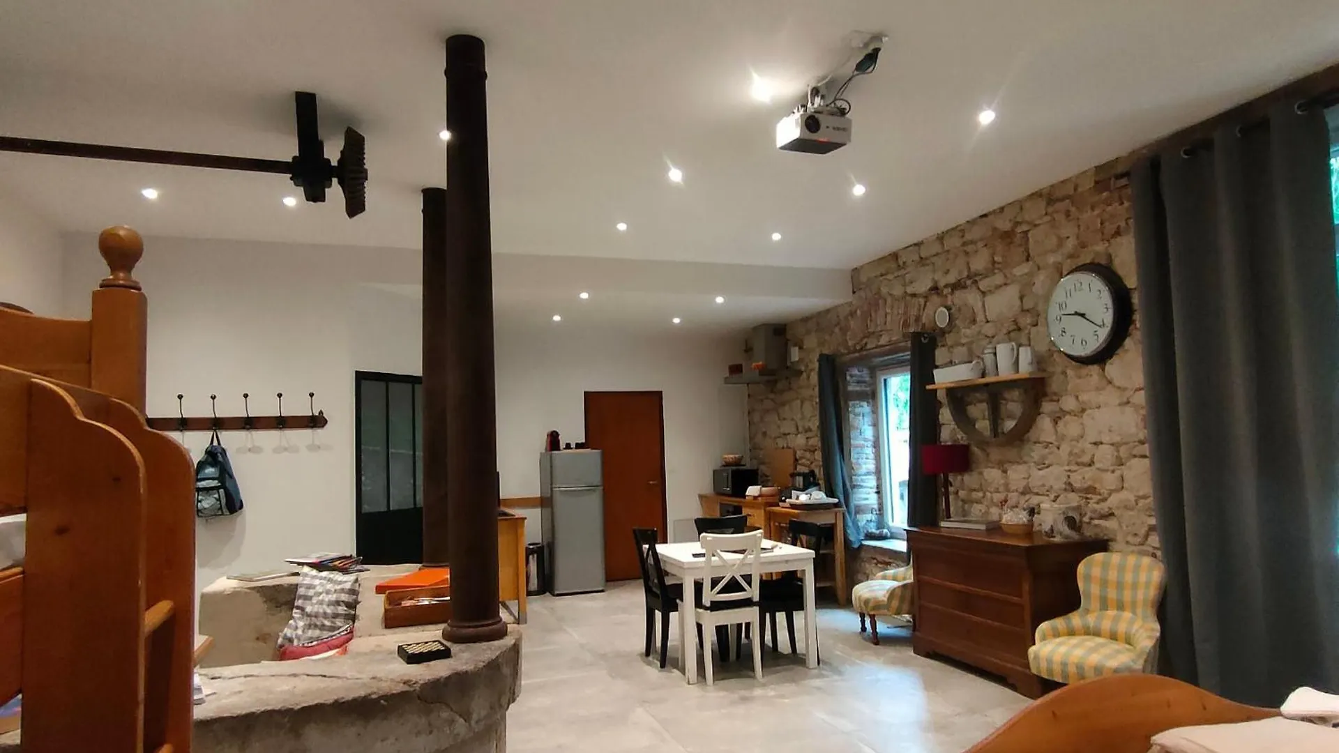 Guest house Gites Du Longevent Appartement Du Moulin Perouges Meximieux