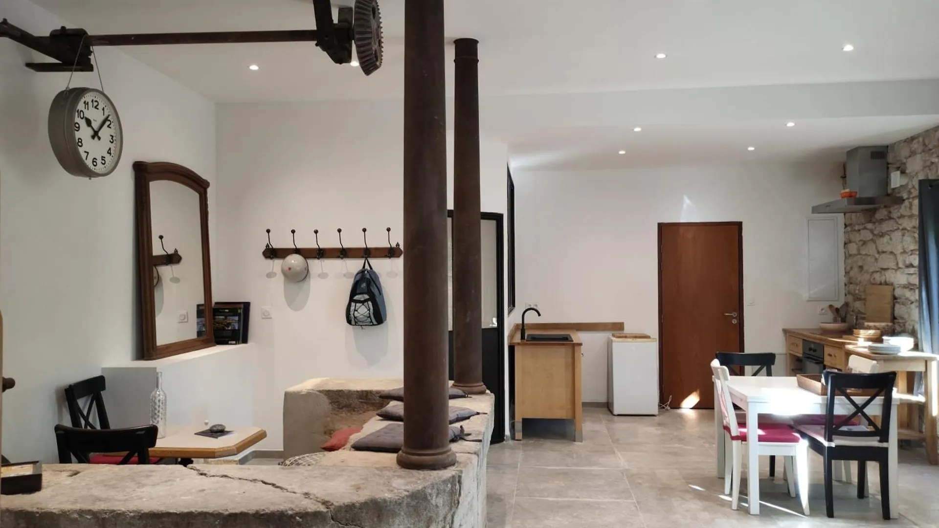 Gites Du Longevent Appartement Du Moulin Perouges Meximieux Guest house