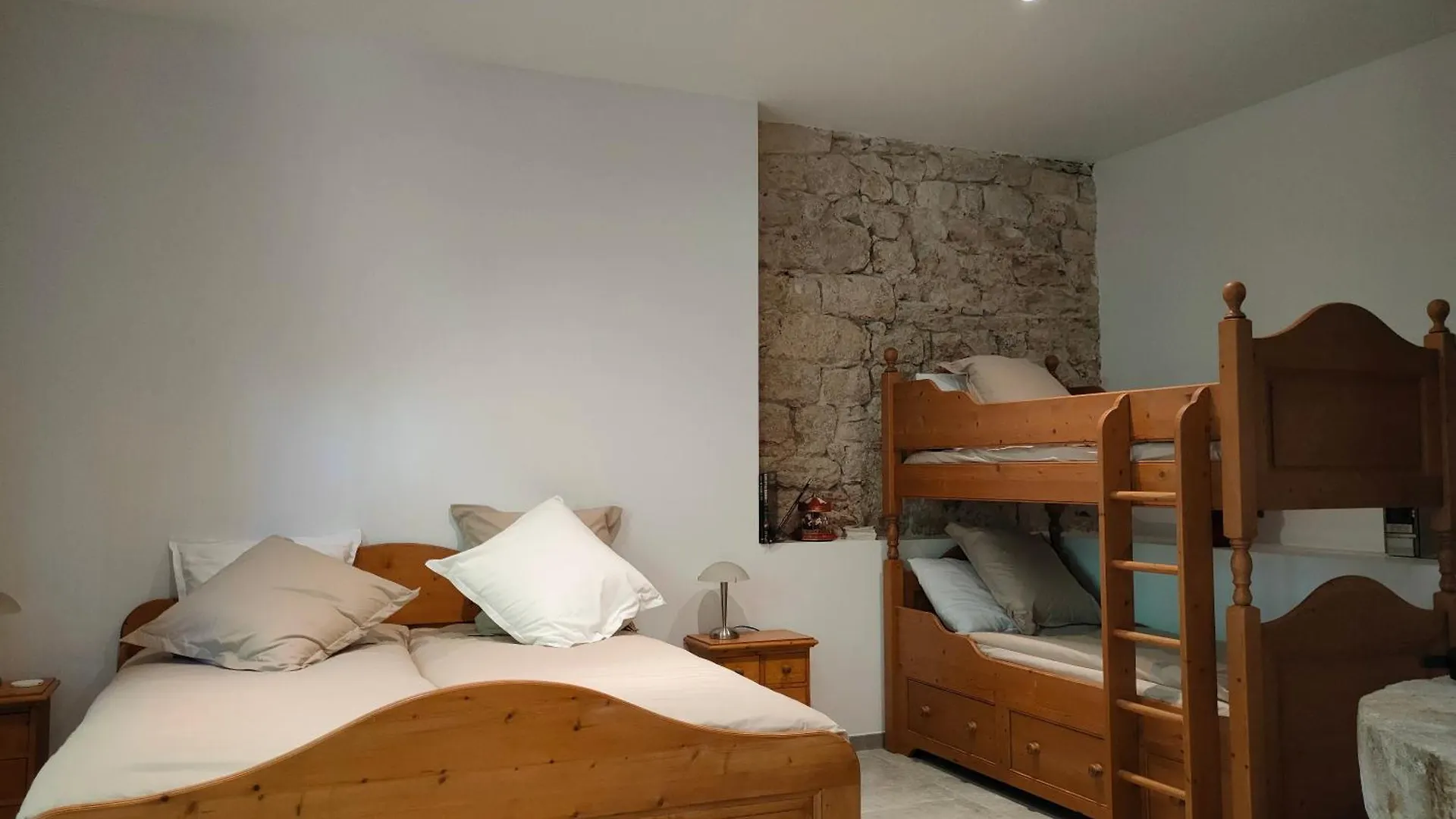 Gites Du Longevent Appartement Du Moulin Perouges Meximieux 0*,  France