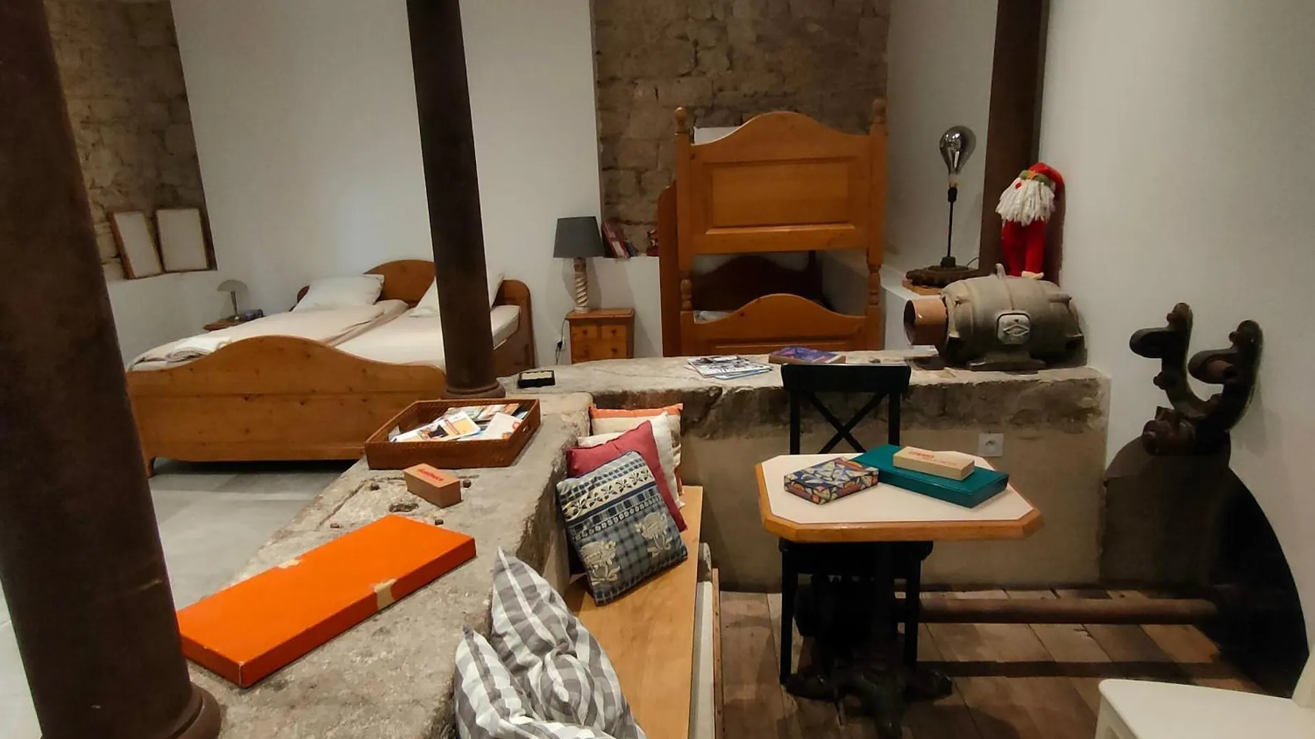 Gites Du Longevent Appartement Du Moulin Perouges Meximieux Francia